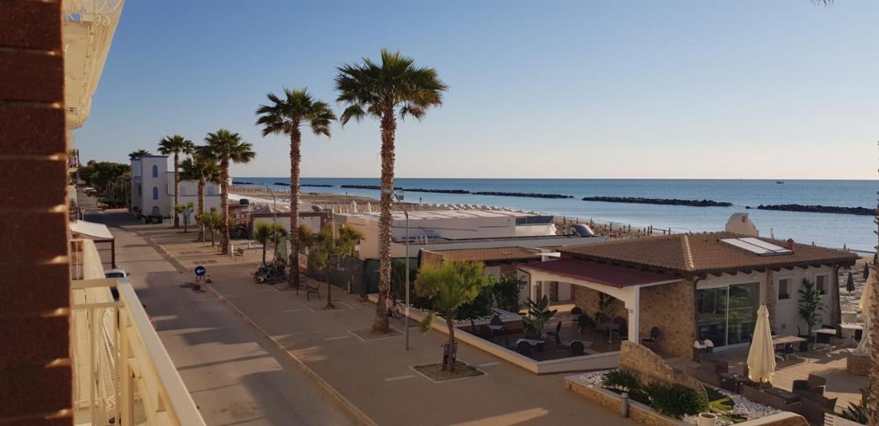 Hotel La Perla Cupra Marittima Buitenkant foto