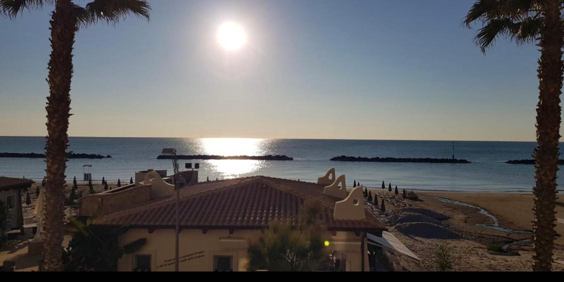 Hotel La Perla Cupra Marittima Buitenkant foto