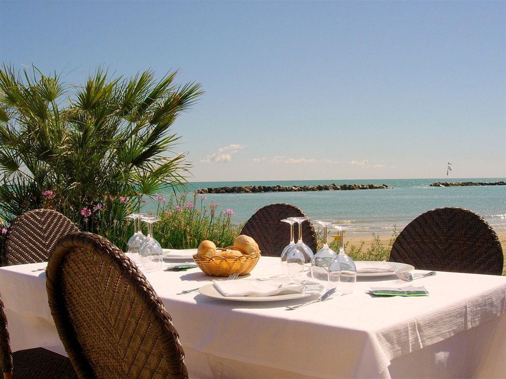 Hotel La Perla Cupra Marittima Buitenkant foto