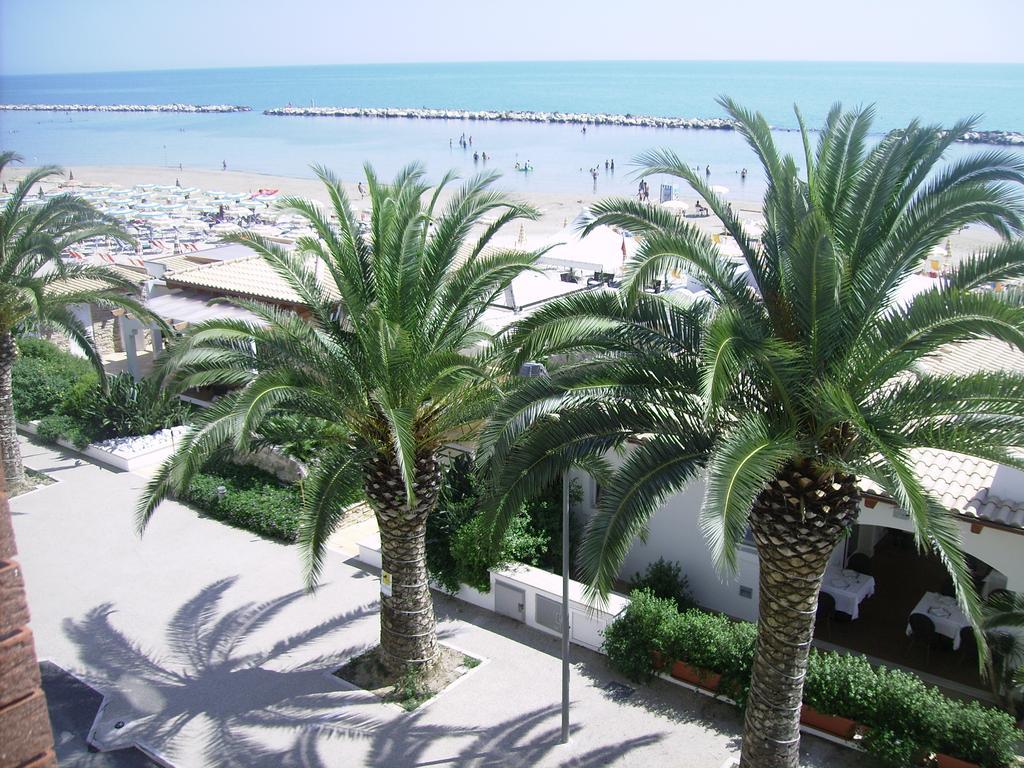 Hotel La Perla Cupra Marittima Buitenkant foto