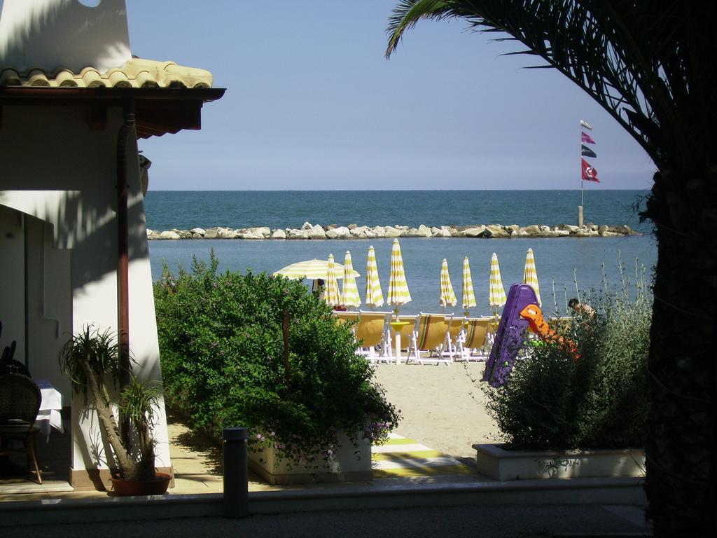 Hotel La Perla Cupra Marittima Buitenkant foto
